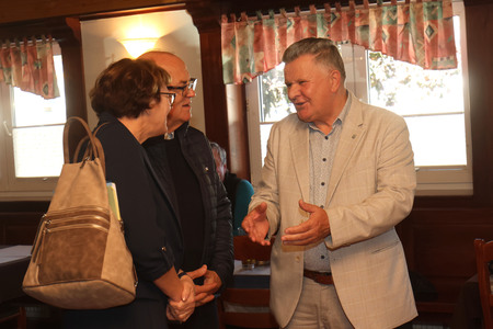 DELOVNO KOSILO S POSLANCI NSI IN ŽUPANI 06 FOTO LJUBO VUKELIČ